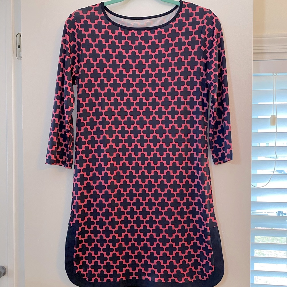 Cozy straight line pattern dress